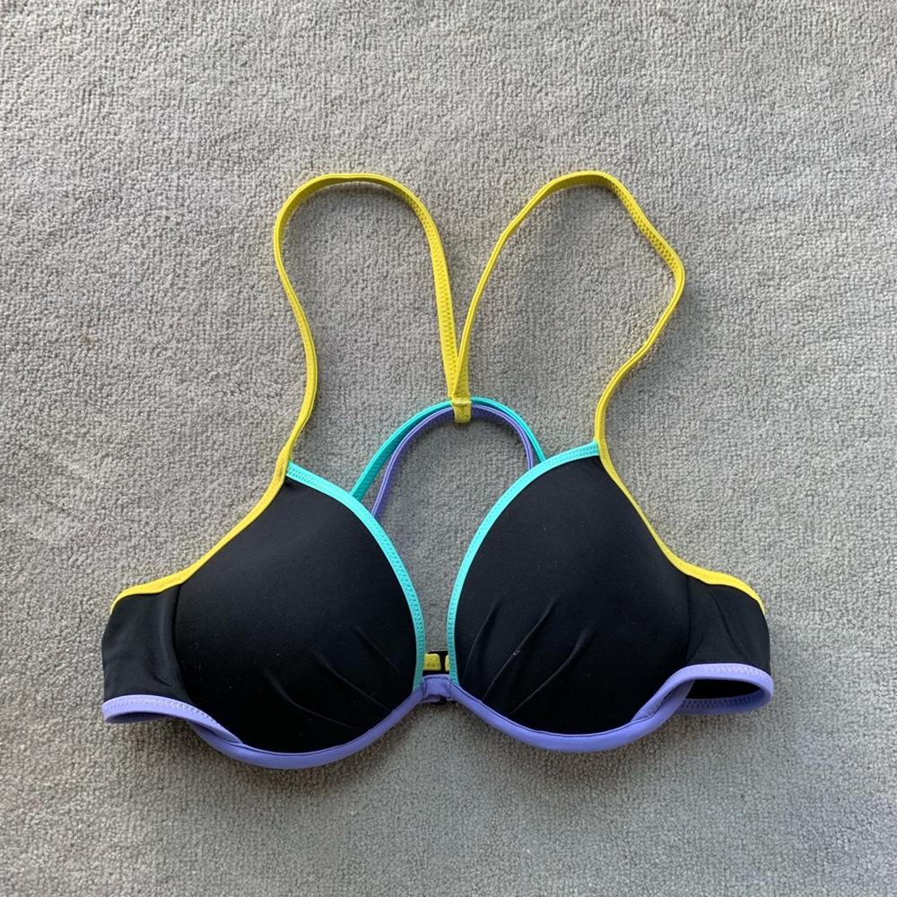 Victoria’s Secret Bikini Top! Size 32B!